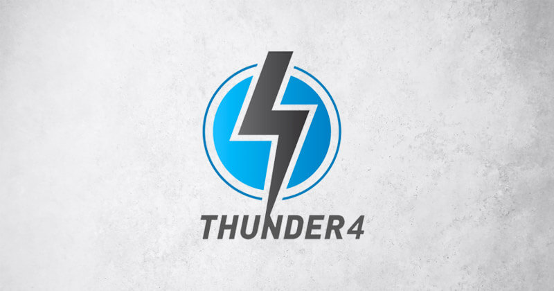 그린 스크린 및 조명 장비를 갖춘 세트장의 Thunder4 프로덕션 팀