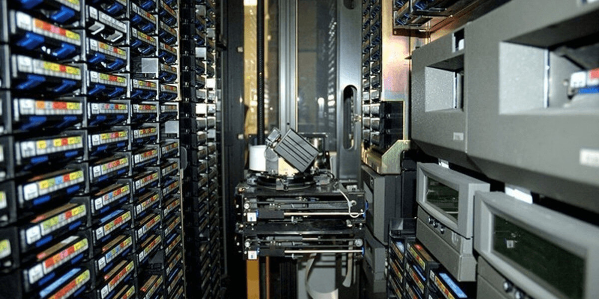 Cloud Storage Machines